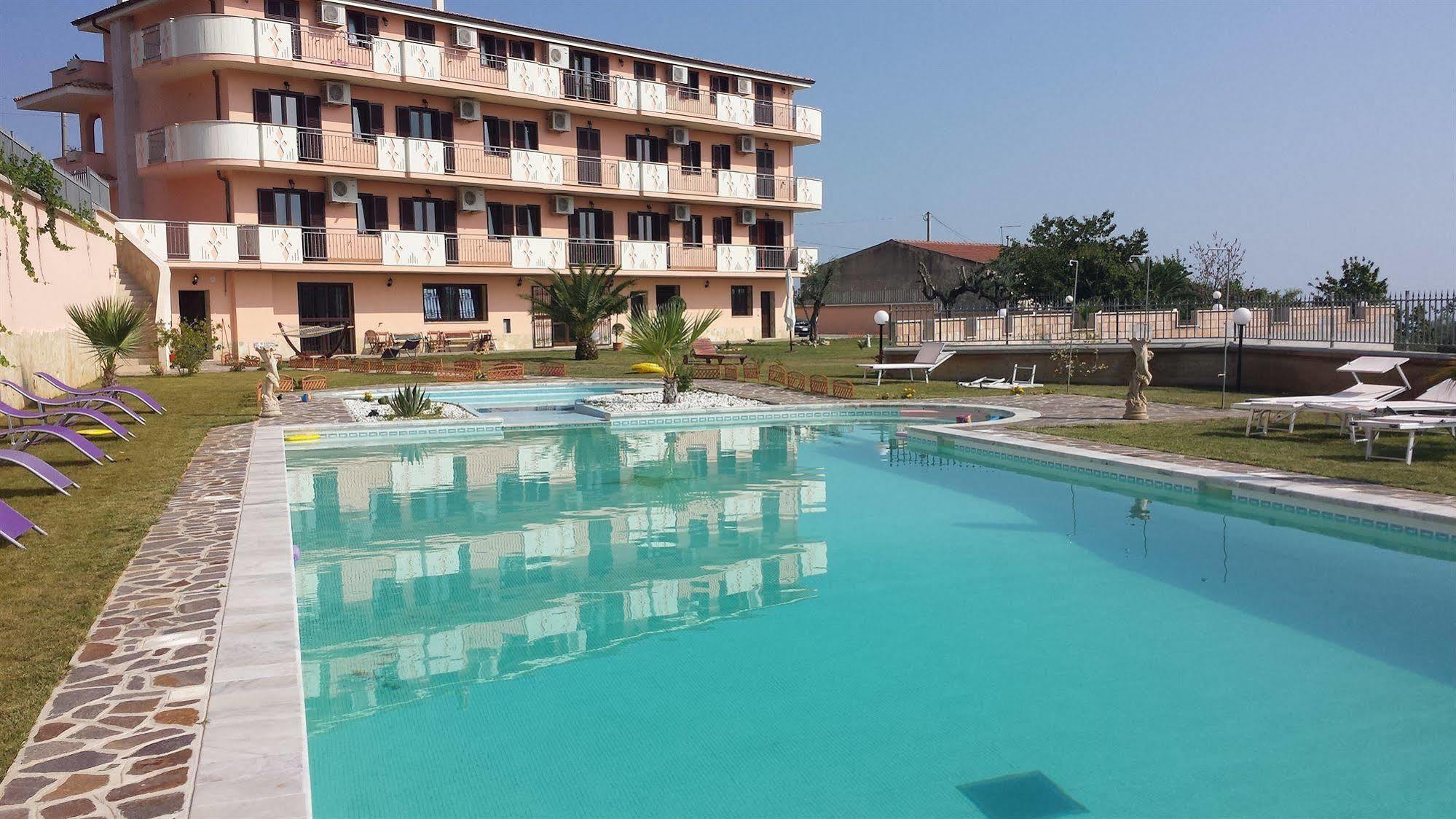 Chimento Resort Corigliano Calabro Exteriör bild