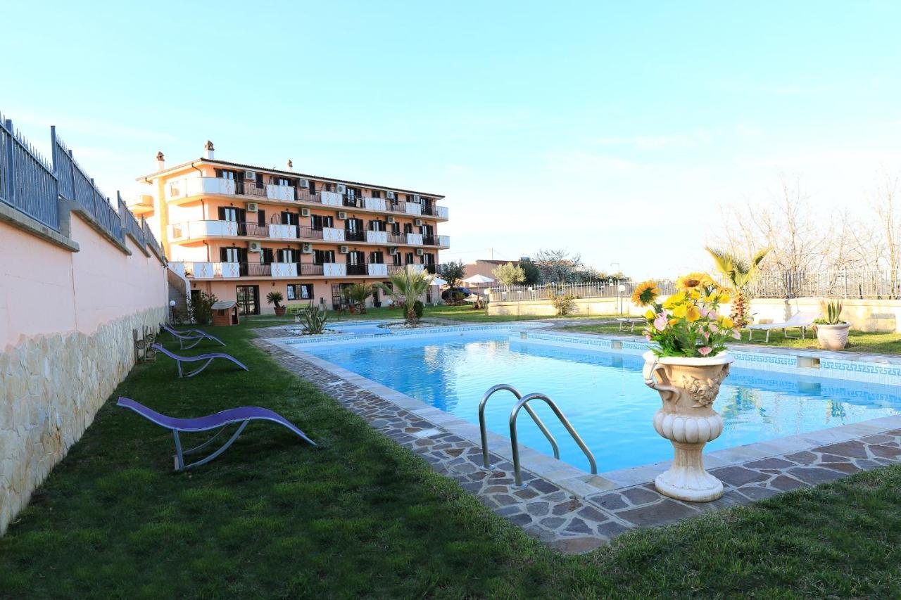 Chimento Resort Corigliano Calabro Exteriör bild